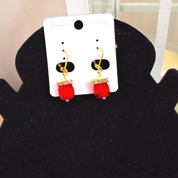 💥SALE💥NEW Red, Gold Rhinestone Dangle Earrings - Picture 4 of 5